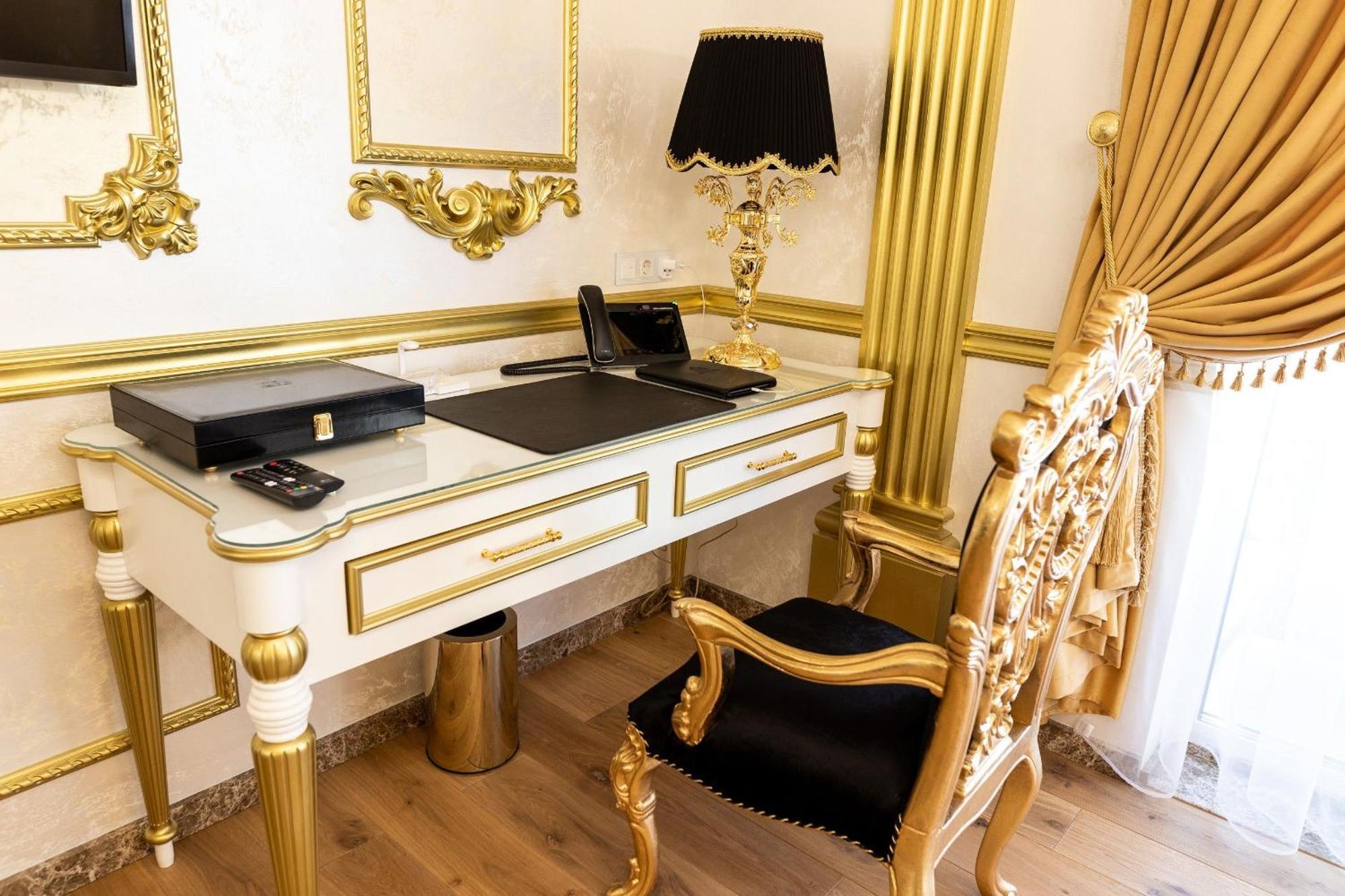 Royal Palace Luxury Hotel And Spa Khmelʼnytsʼkyy الغرفة الصورة